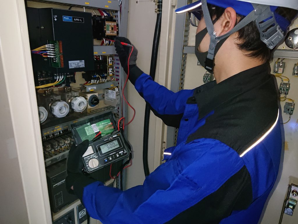 電気G作業写真 (1)